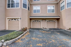 Welcome to 13810 Sutton Park Dr N Unit 218