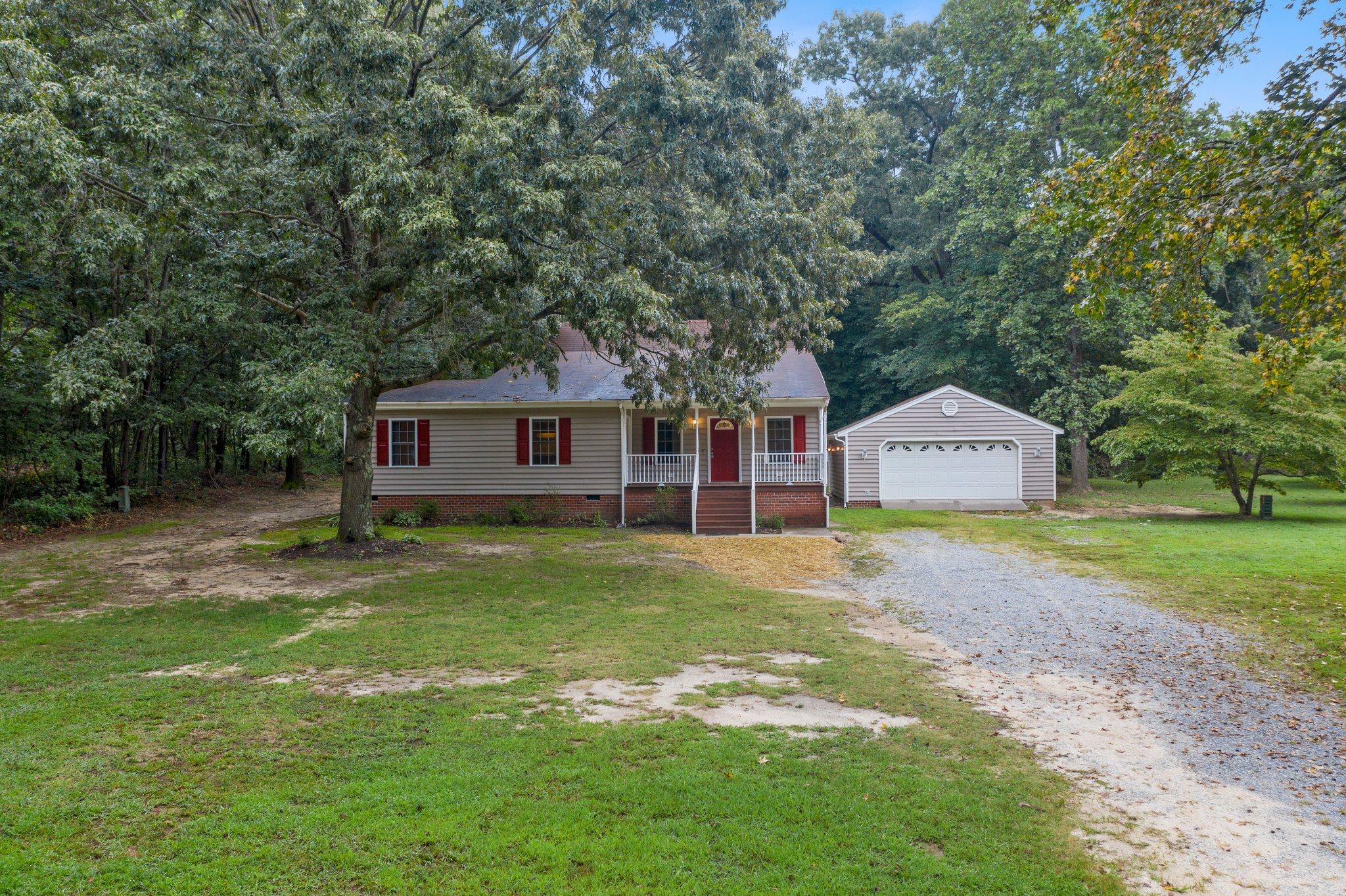 13813 Ramblewood Dr, Chester, VA 23836