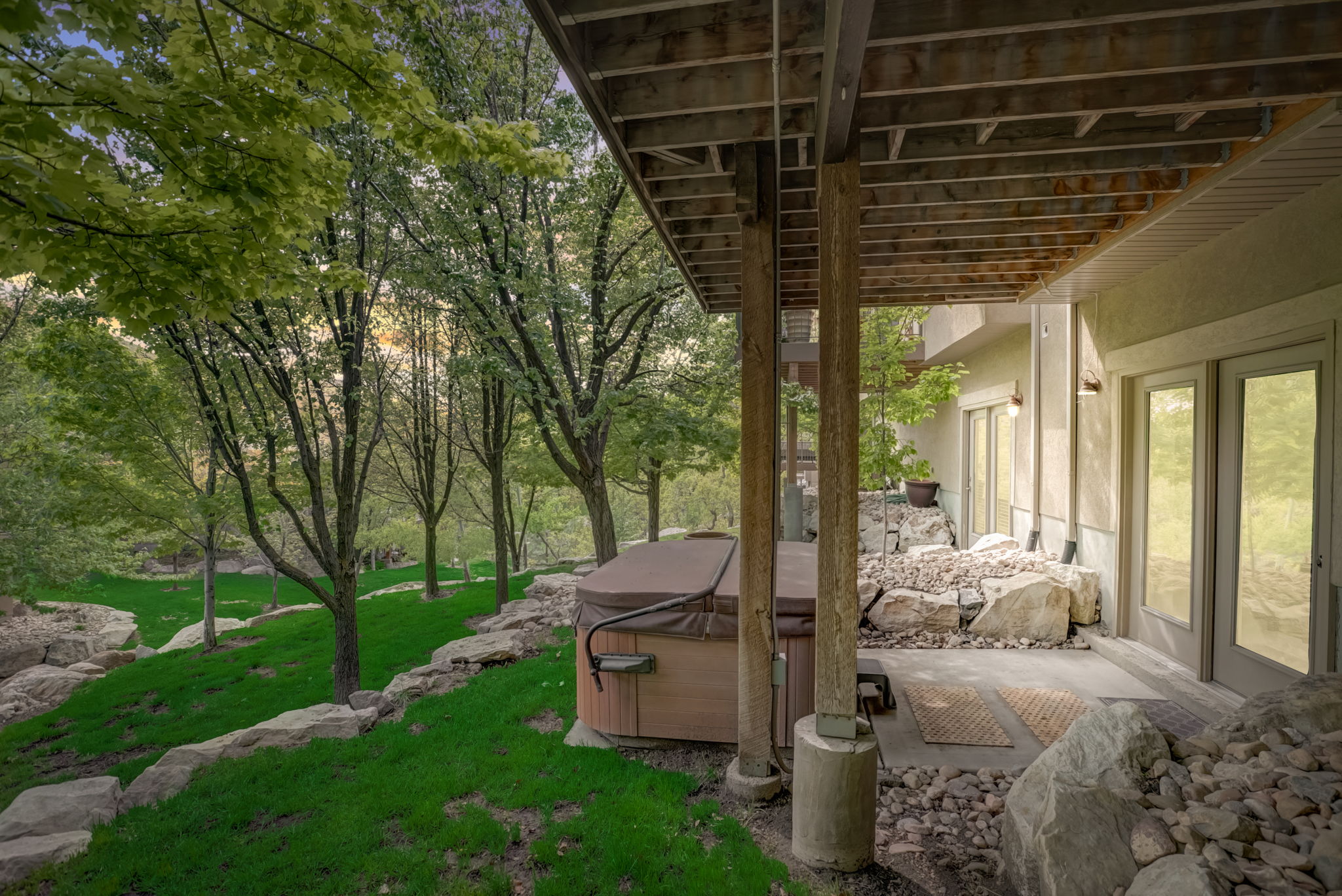 E Meadow Valley Dr-002