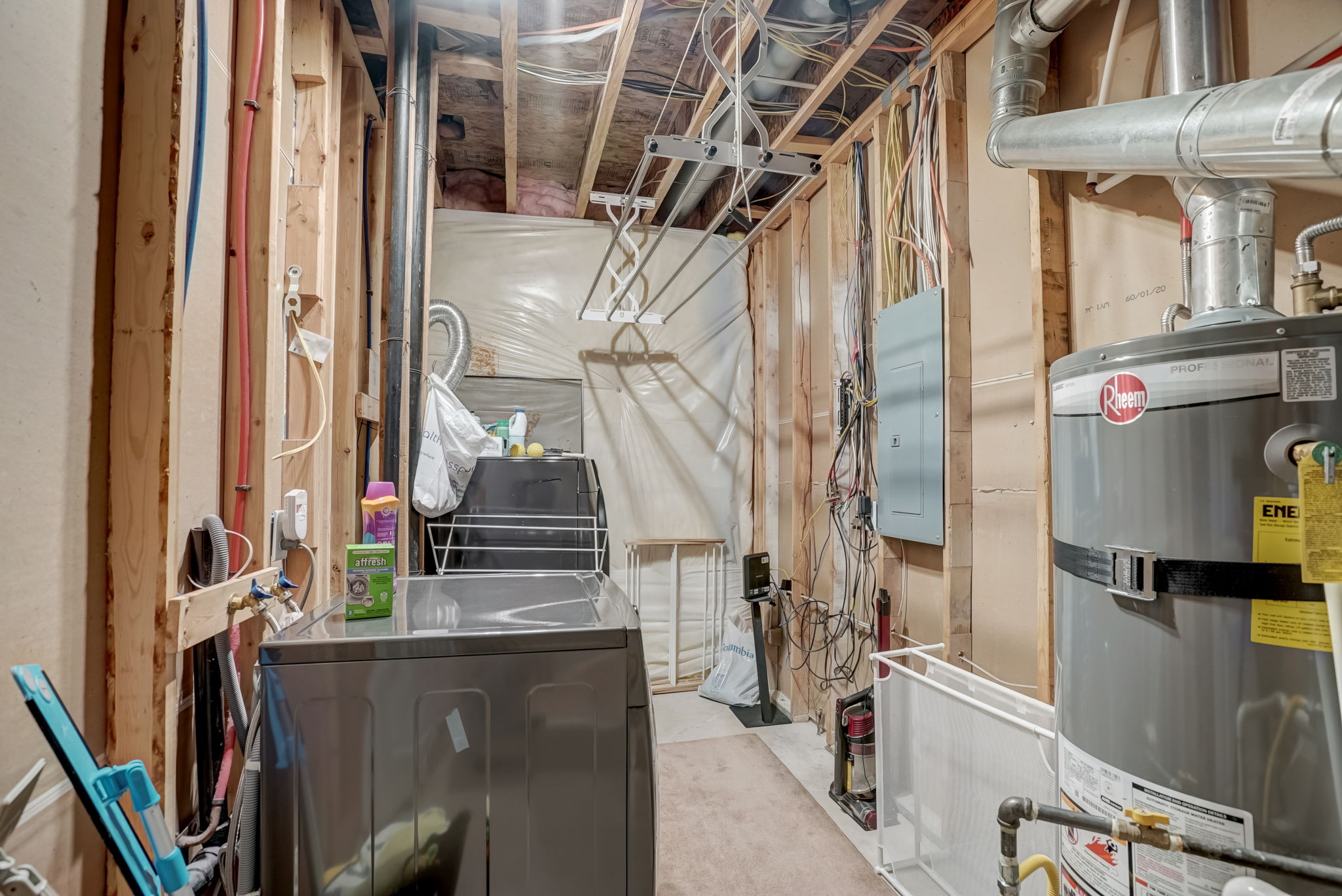 E Meadow Valley Dr-032