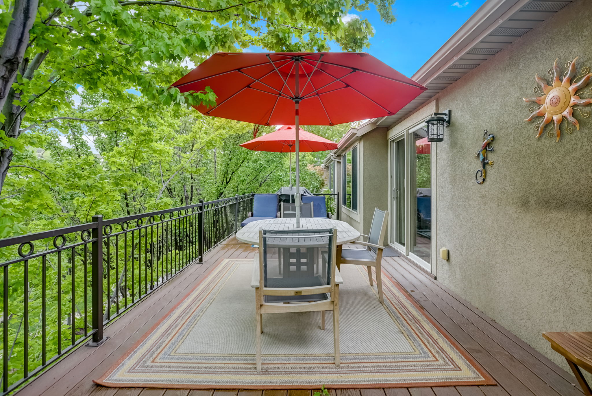 E Meadow Valley Dr-035