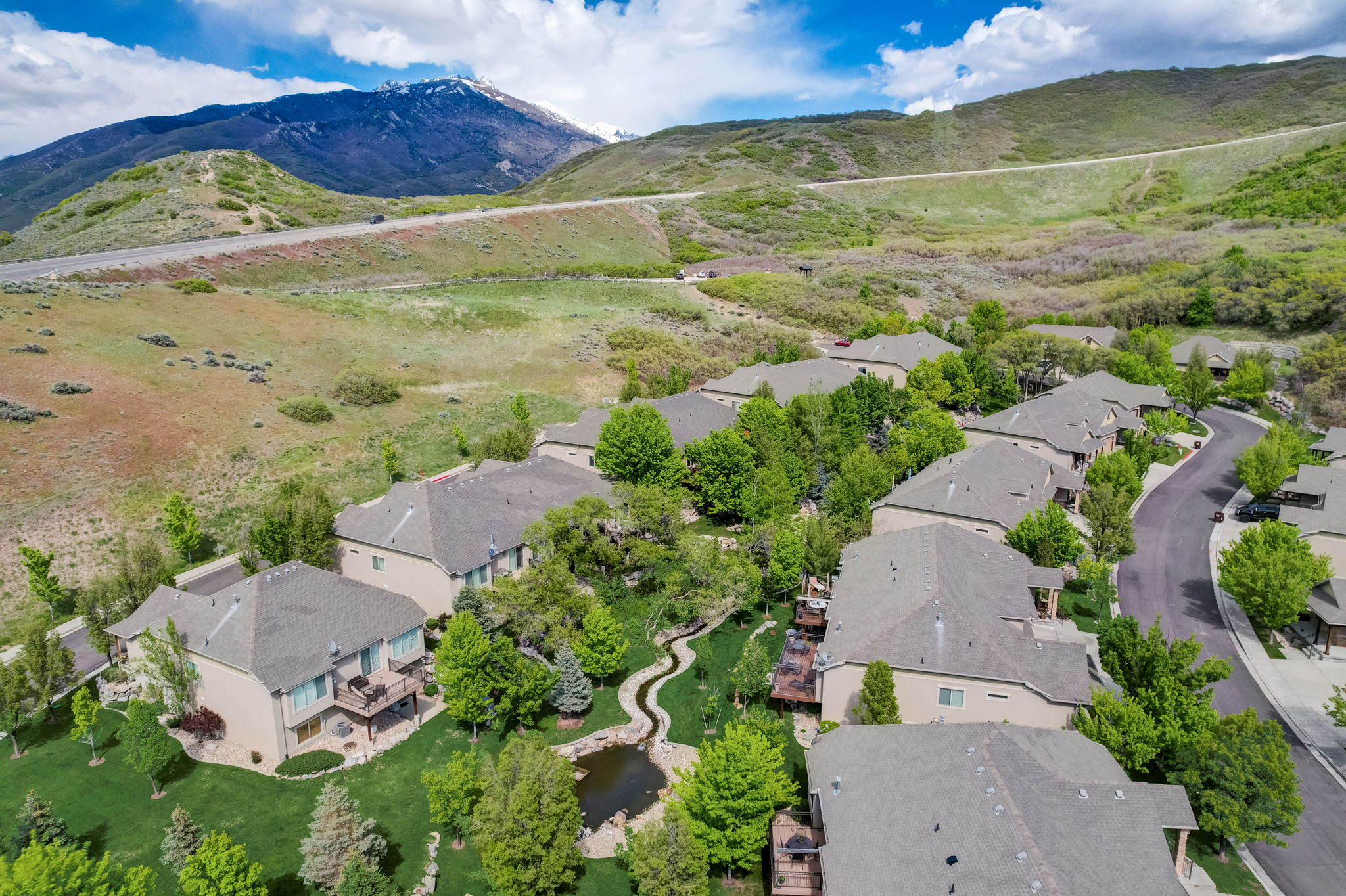 E Meadow Valley Dr-045