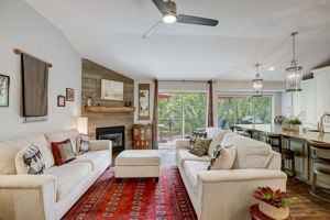 E Meadow Valley Dr-006