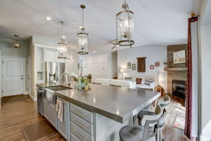 E Meadow Valley Dr-010