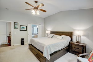 E Meadow Valley Dr-018