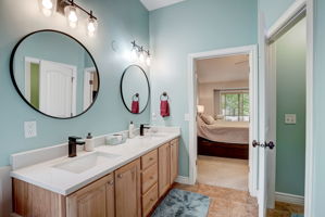 E Meadow Valley Dr-021