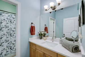 E Meadow Valley Dr-023