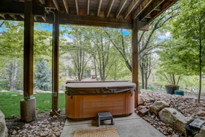 E Meadow Valley Dr-037