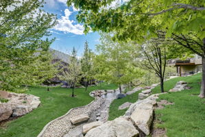 E Meadow Valley Dr-040