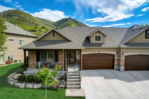 E Meadow Valley Dr-041