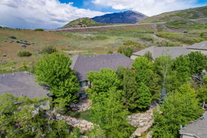 E Meadow Valley Dr-044