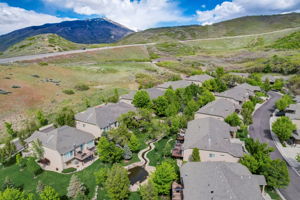 E Meadow Valley Dr-045