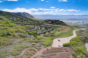 E Meadow Valley Dr-048