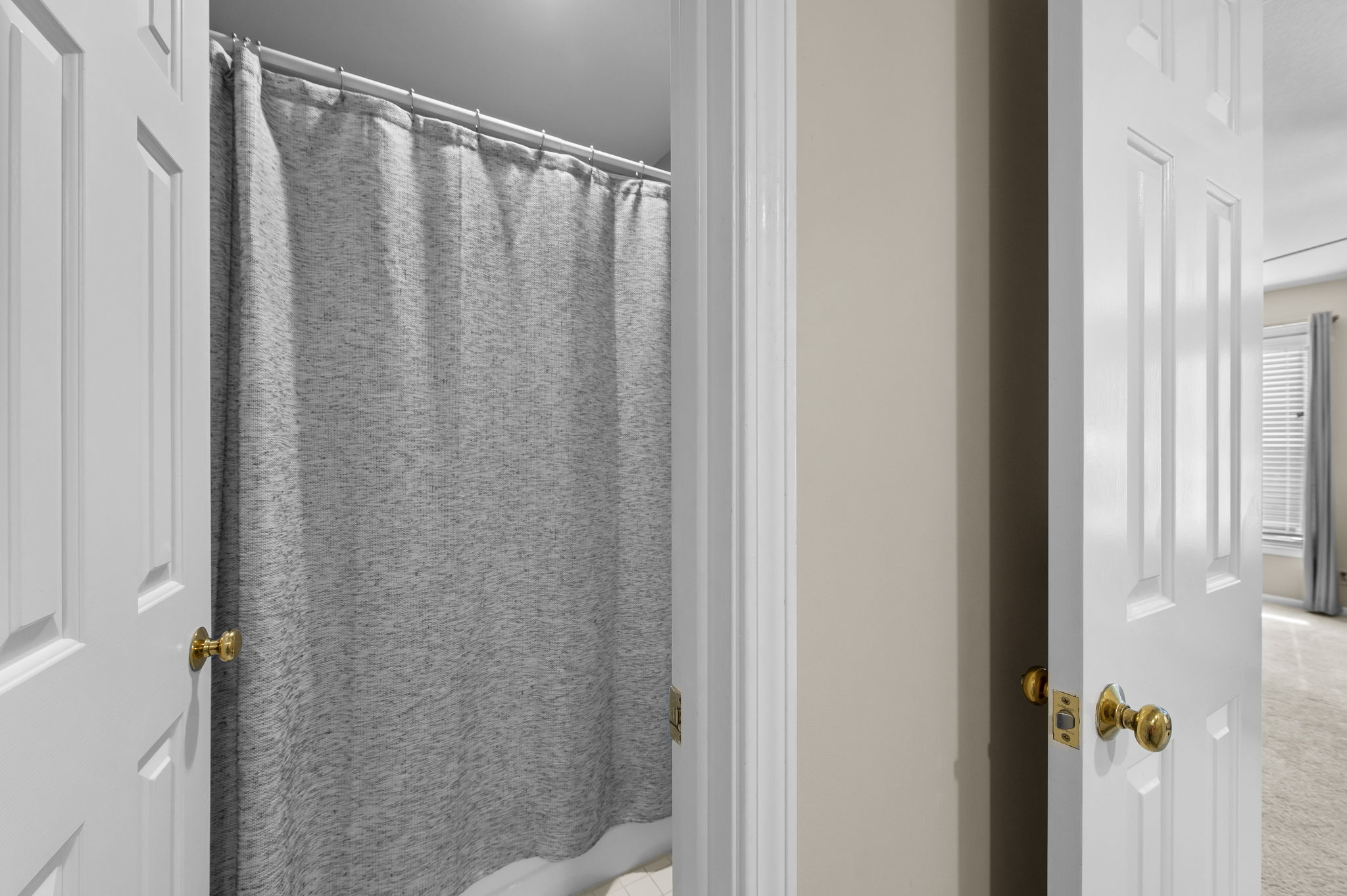 Shared Bathroom Tub/Shower