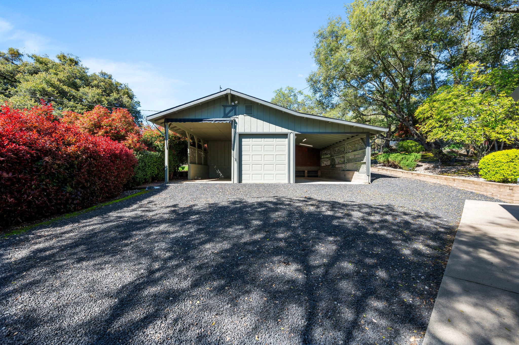 1 Car Garage w/ 2 Covered Carports