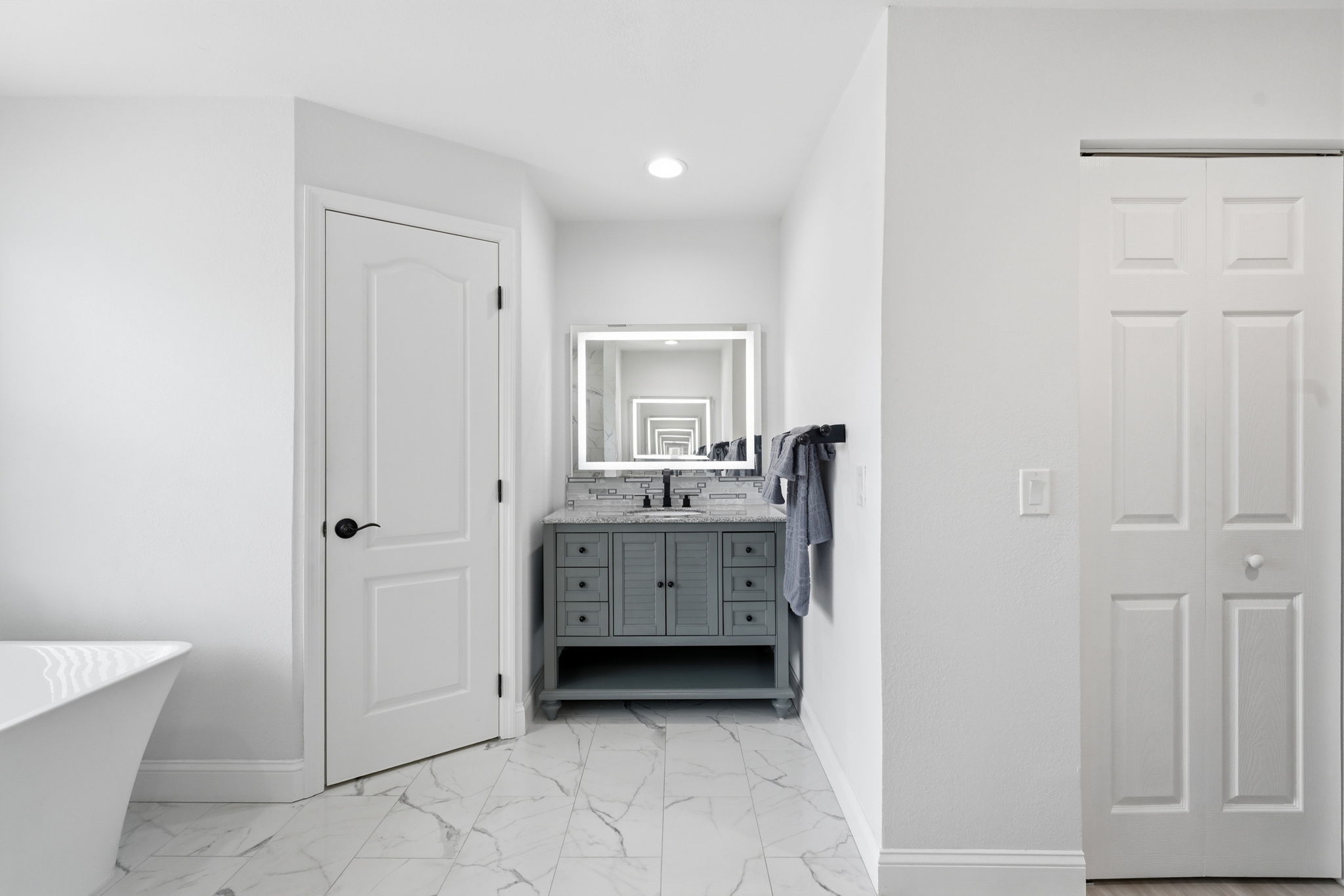  Photo 56
