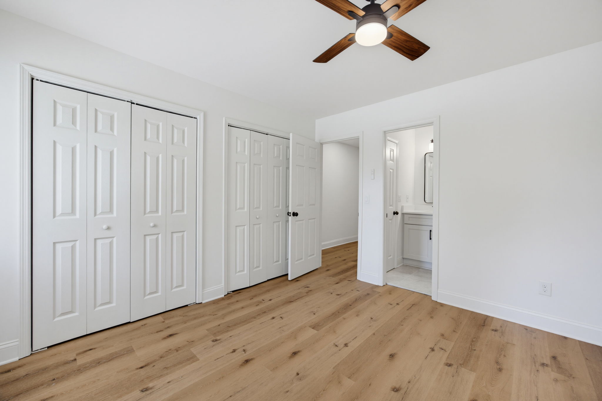  Photo 37