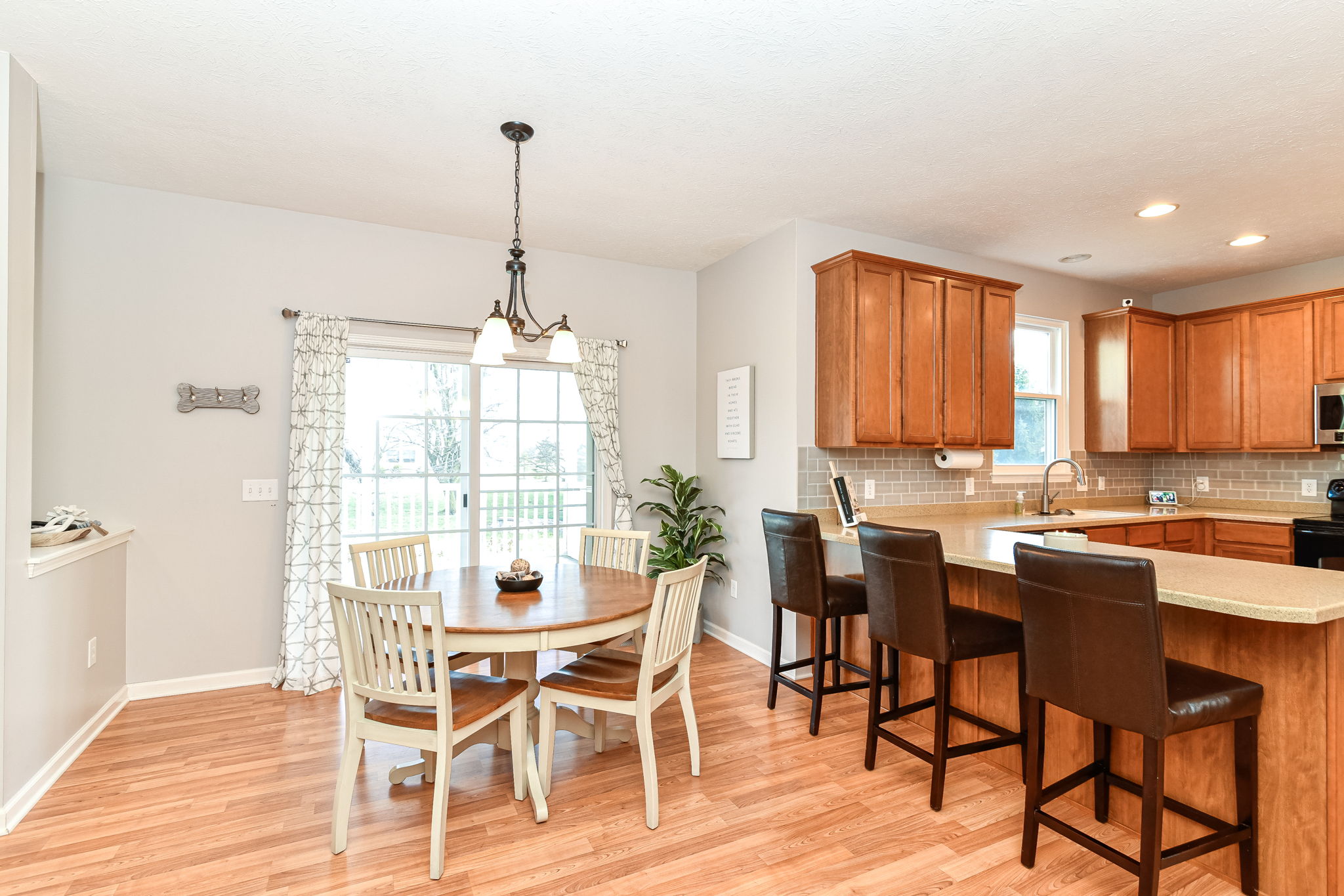 Kitchen/Breakfast Area