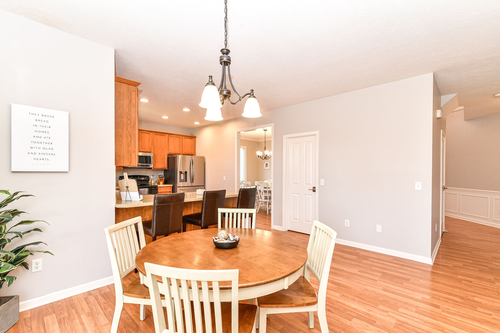 Kitchen/Breakfast Area