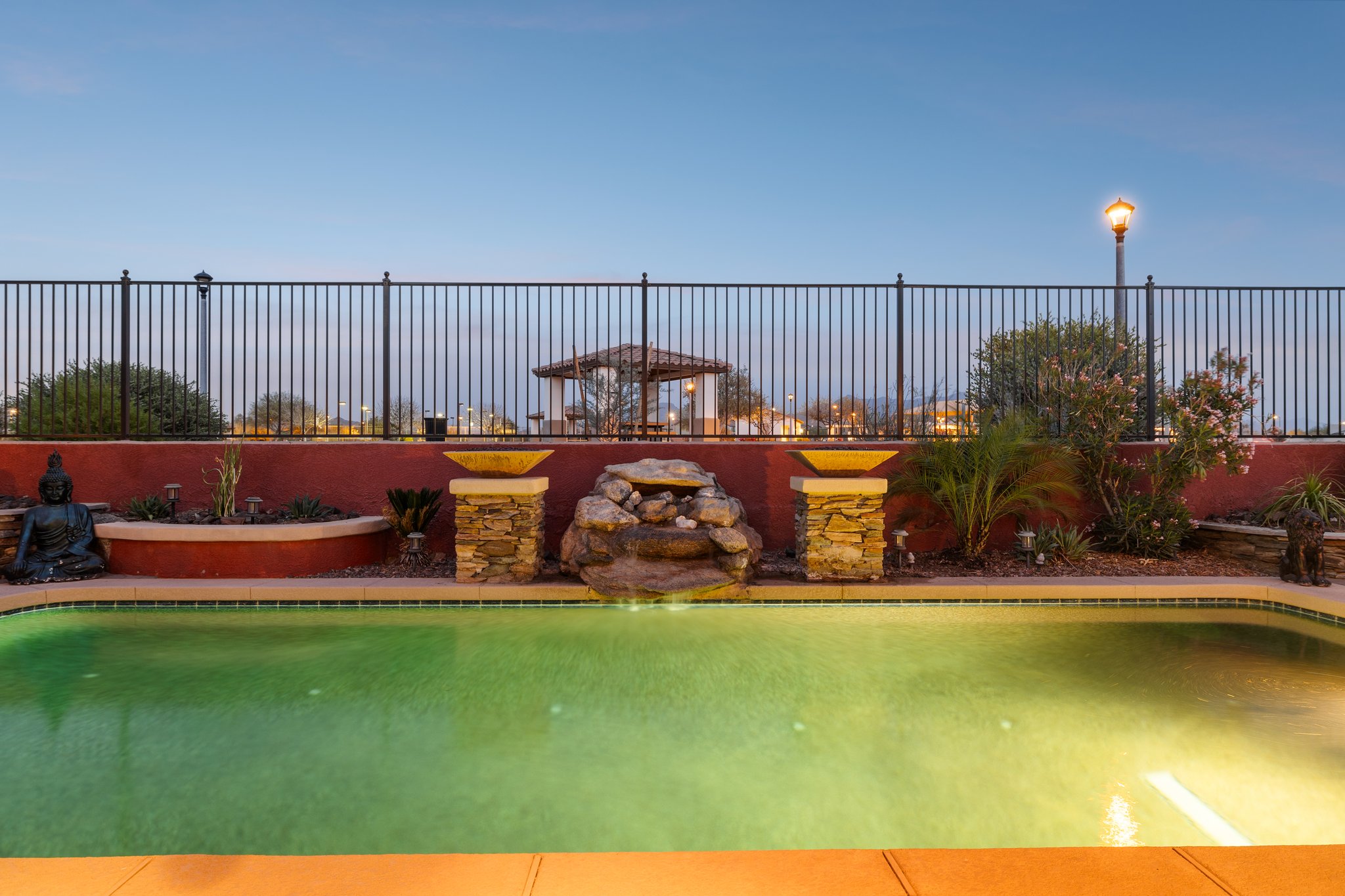 13849 S 179th Ave, Goodyear, AZ 85338 - 003.jpg