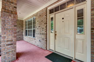 Front Porch/Entrance