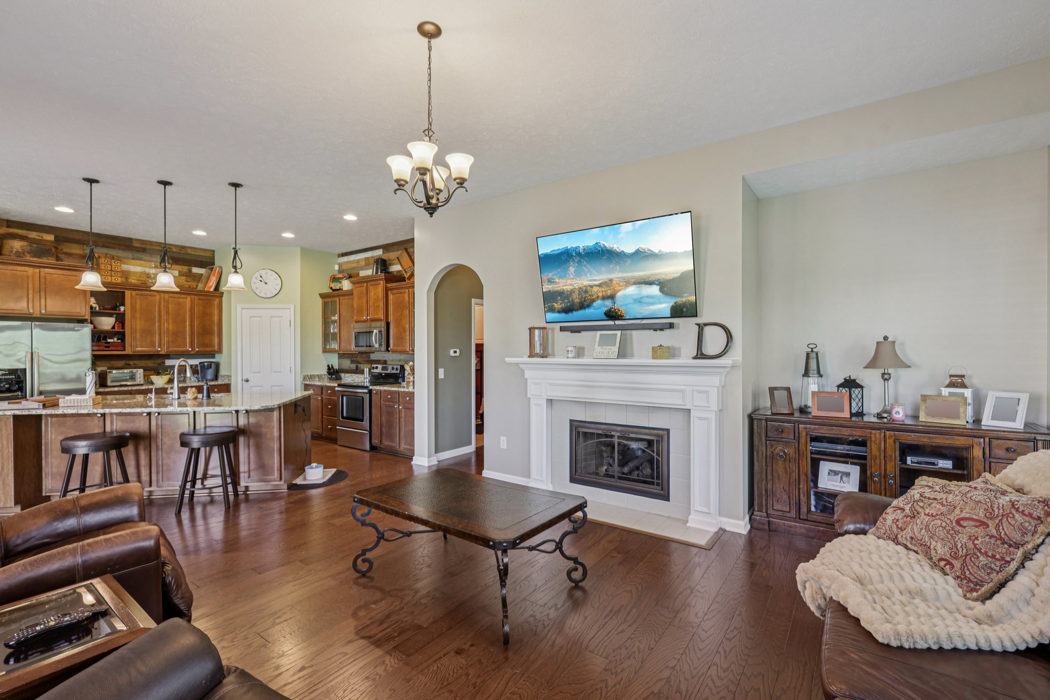 Mayfield Ct-S1107-013.jpg