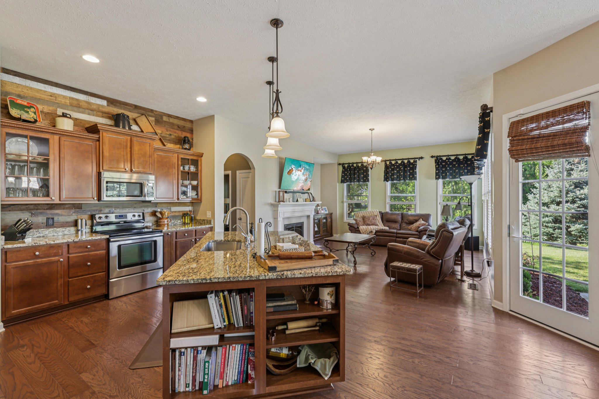 Mayfield Ct-S1107-021.jpg