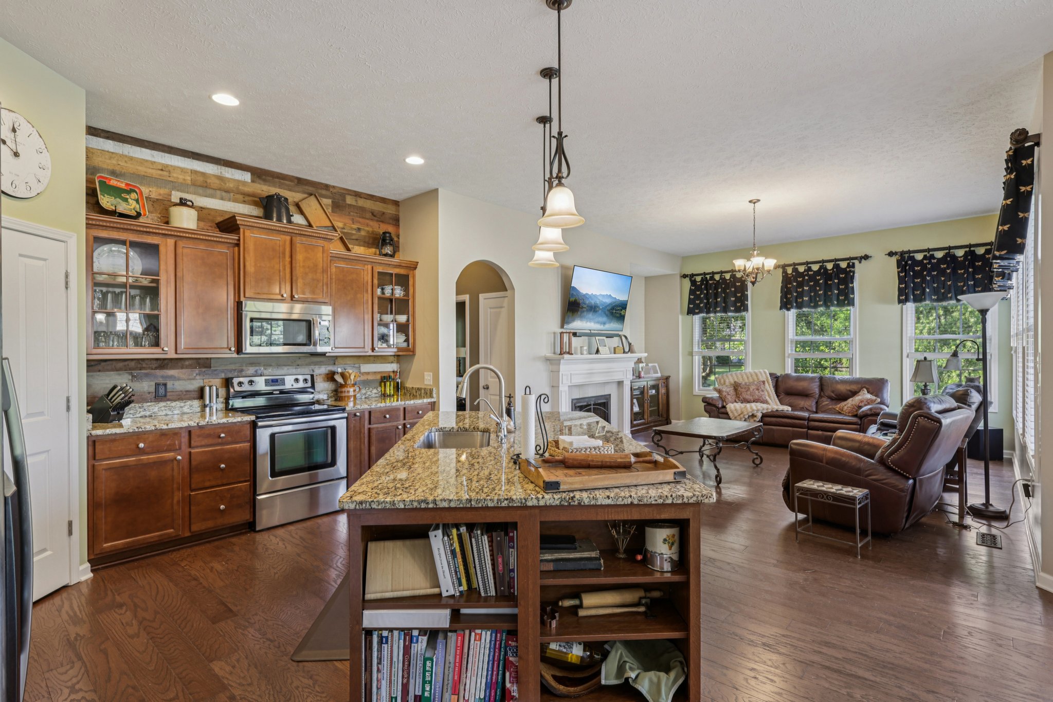 Mayfield Ct-S1107-022.jpg