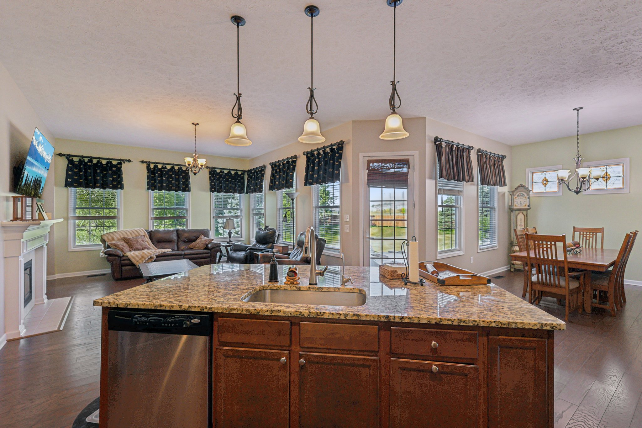 Mayfield Ct-S1107-023.jpg