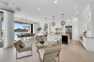 Sitting Area - Kitchen