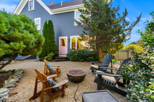 139 Clinton St, Portsmouth, NH 03801, USA Photo 4