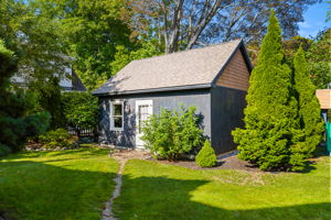 139 Clinton St, Portsmouth, NH 03801, USA Photo 9