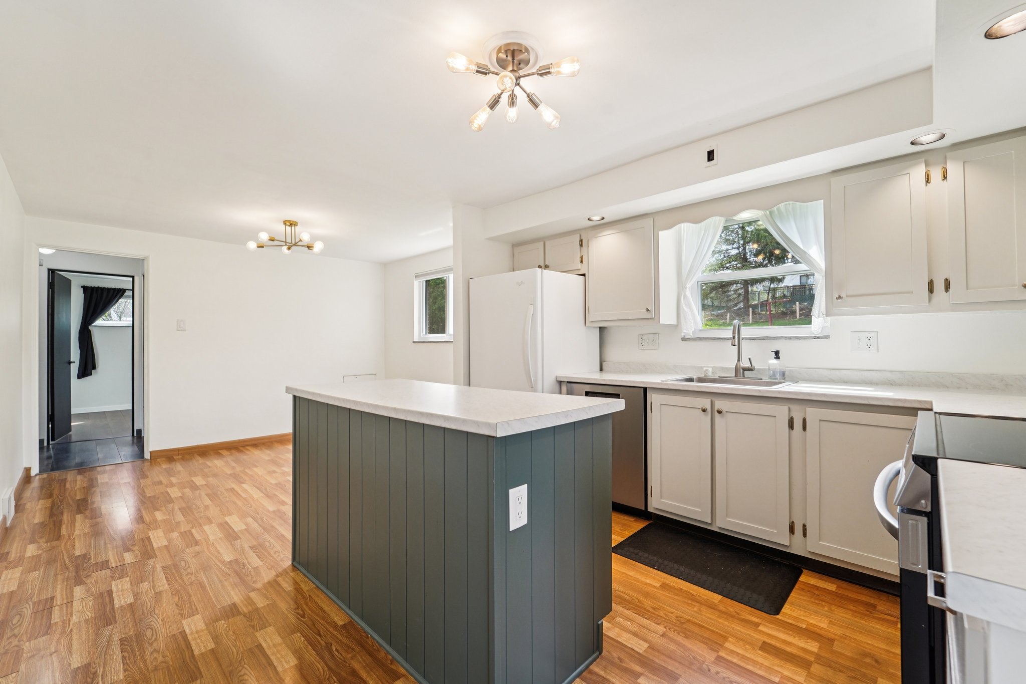 Peters Dr-S0504-010.jpg