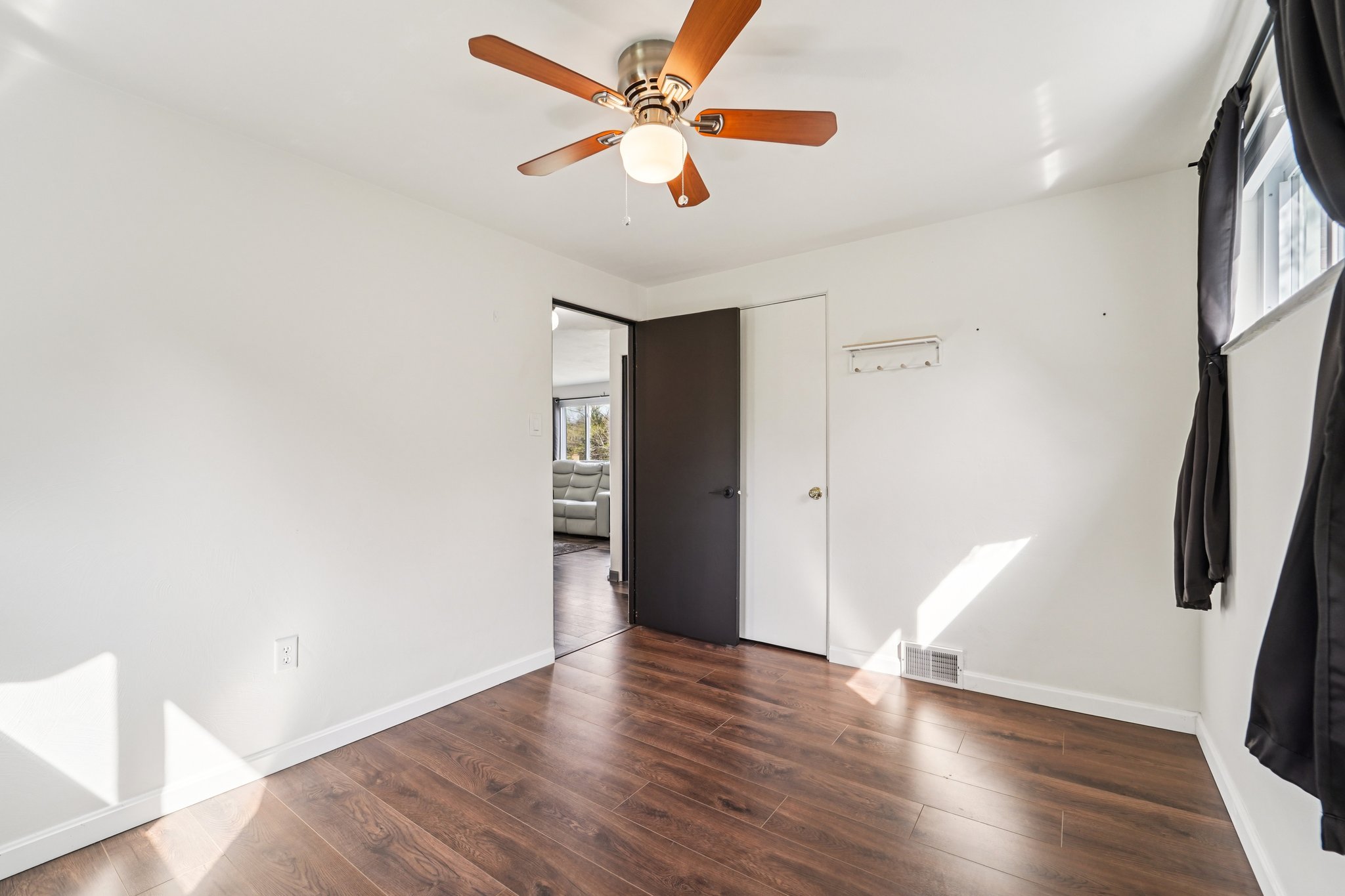 Peters Dr-S0504-013.jpg