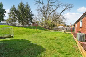 Peters Dr-S0504-029.jpg