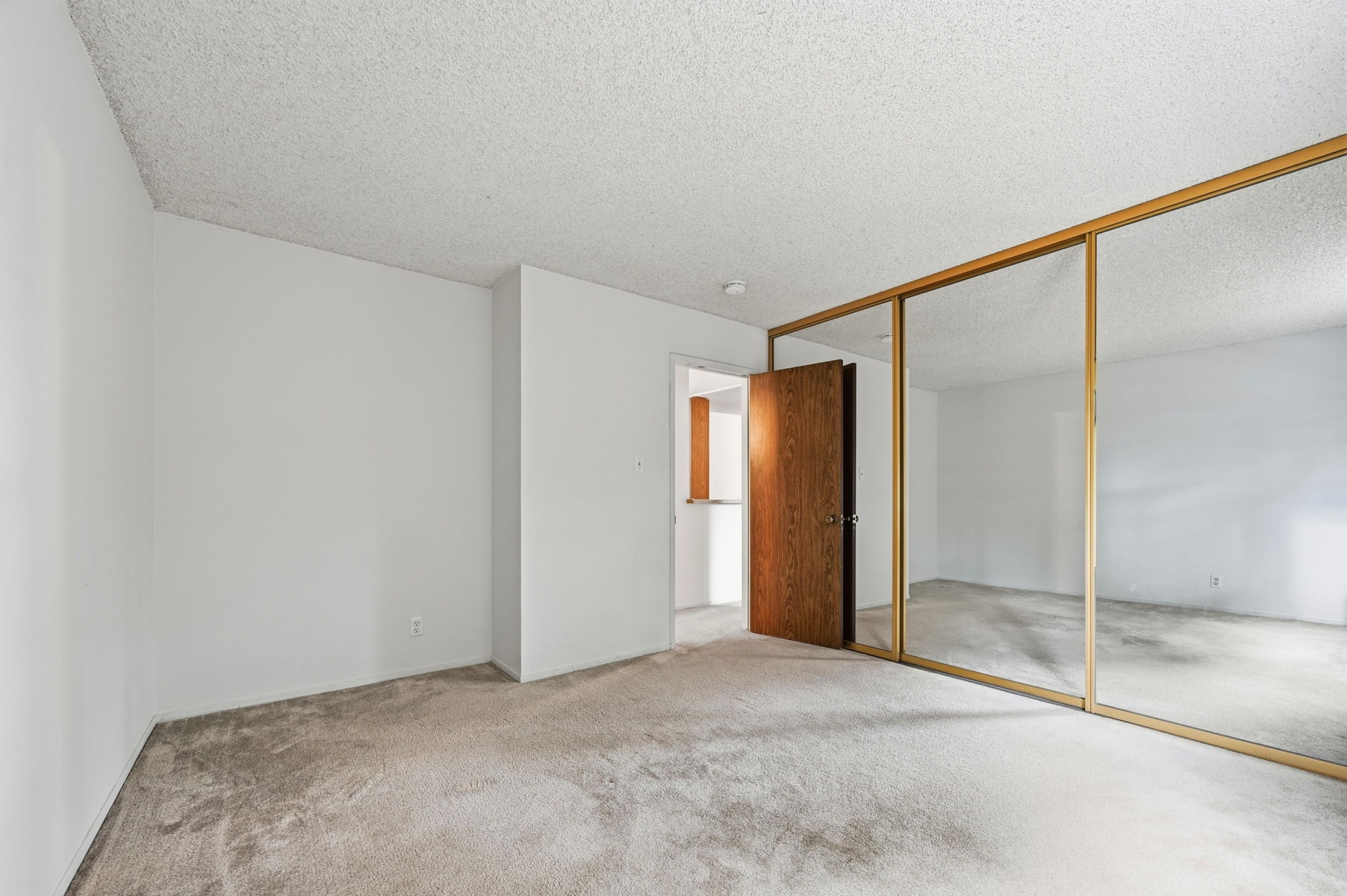 019_f8_139 Piccadilly Pl H