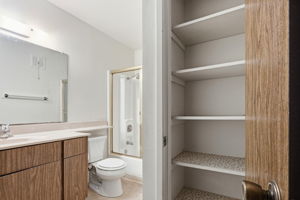 022_f8_139 Piccadilly Pl H