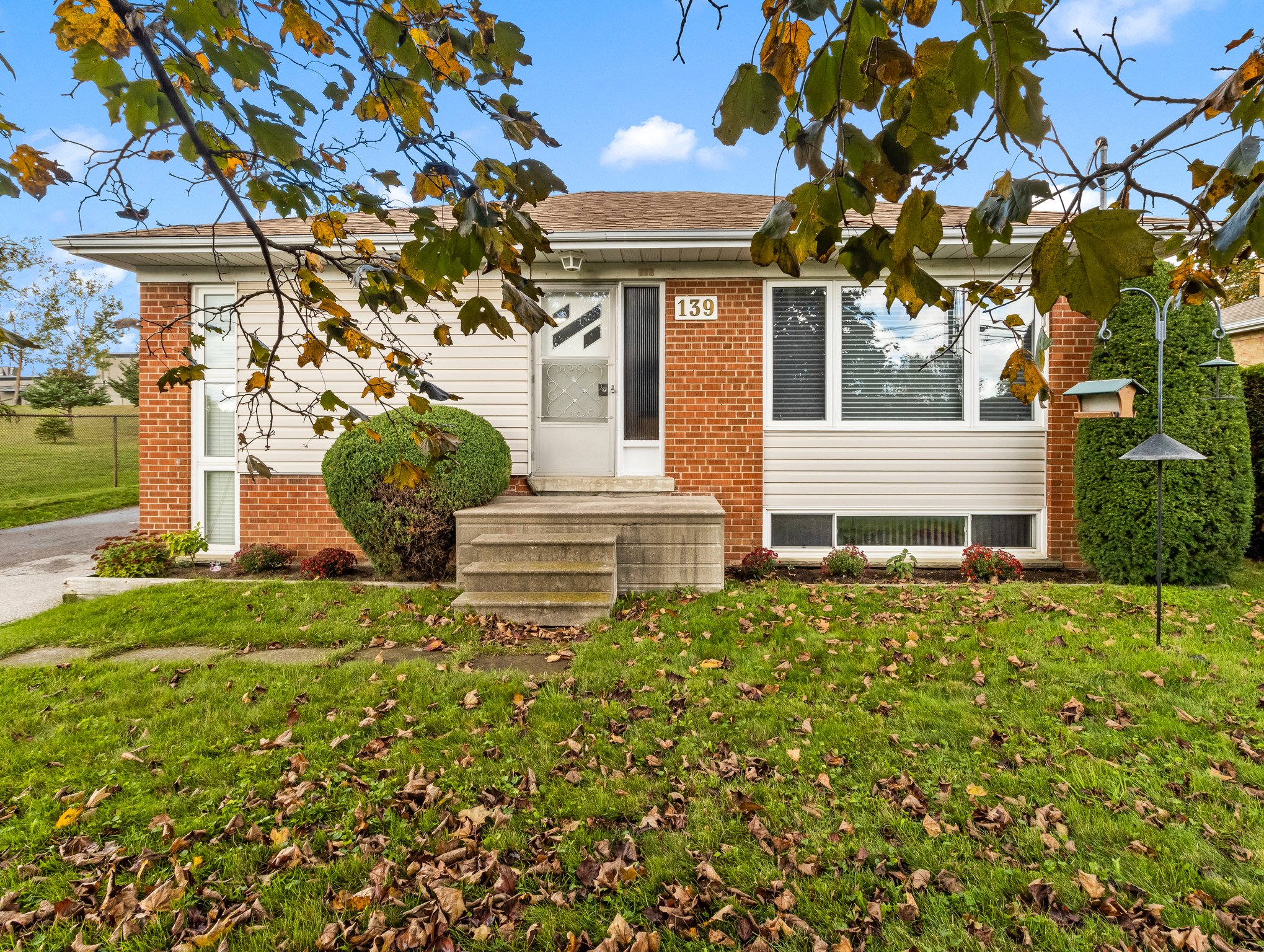 139 Queen St, Newmarket, ON L3Y 2E9 REALPix Interior & Real Estate