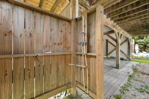 139-Trent-Rd-Outside-Shower