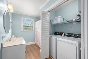 139-Trent-Rd-Full-Bath-Laundry