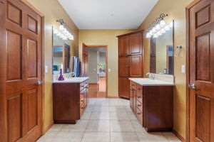 Jack and Jill Bathroom (1)