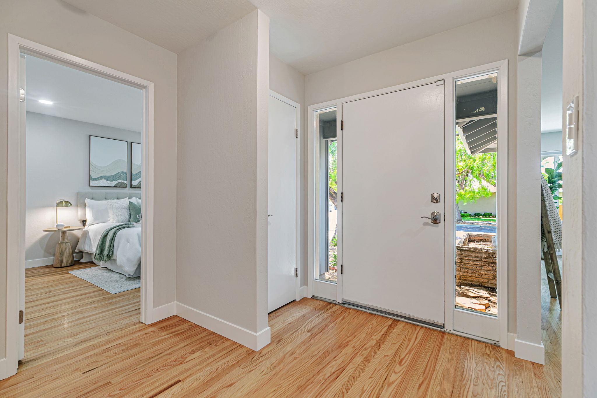 008_1390 Pointe Claire Dr_