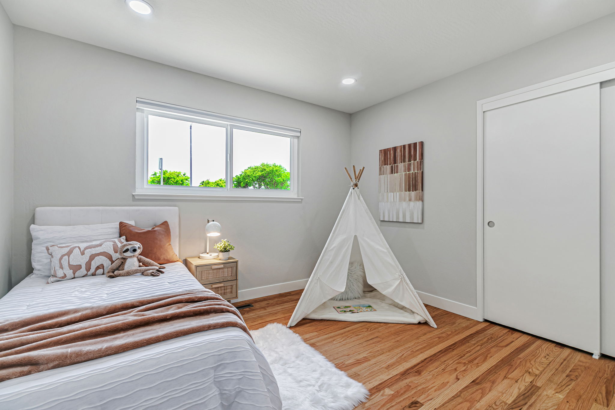 036_1390 Pointe Claire Dr_