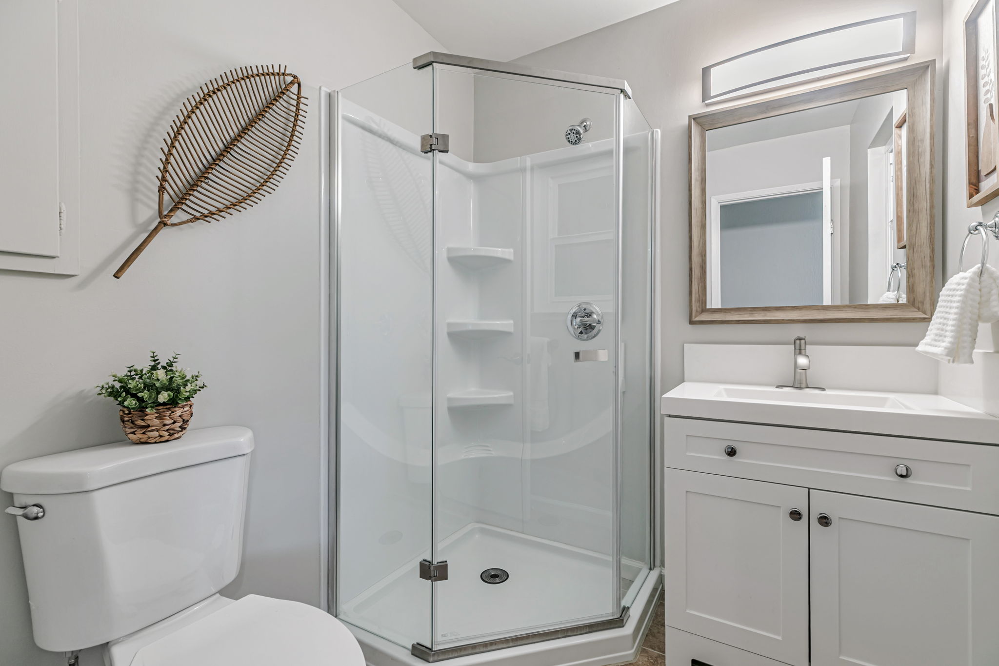 037_1390 Pointe Claire Dr_