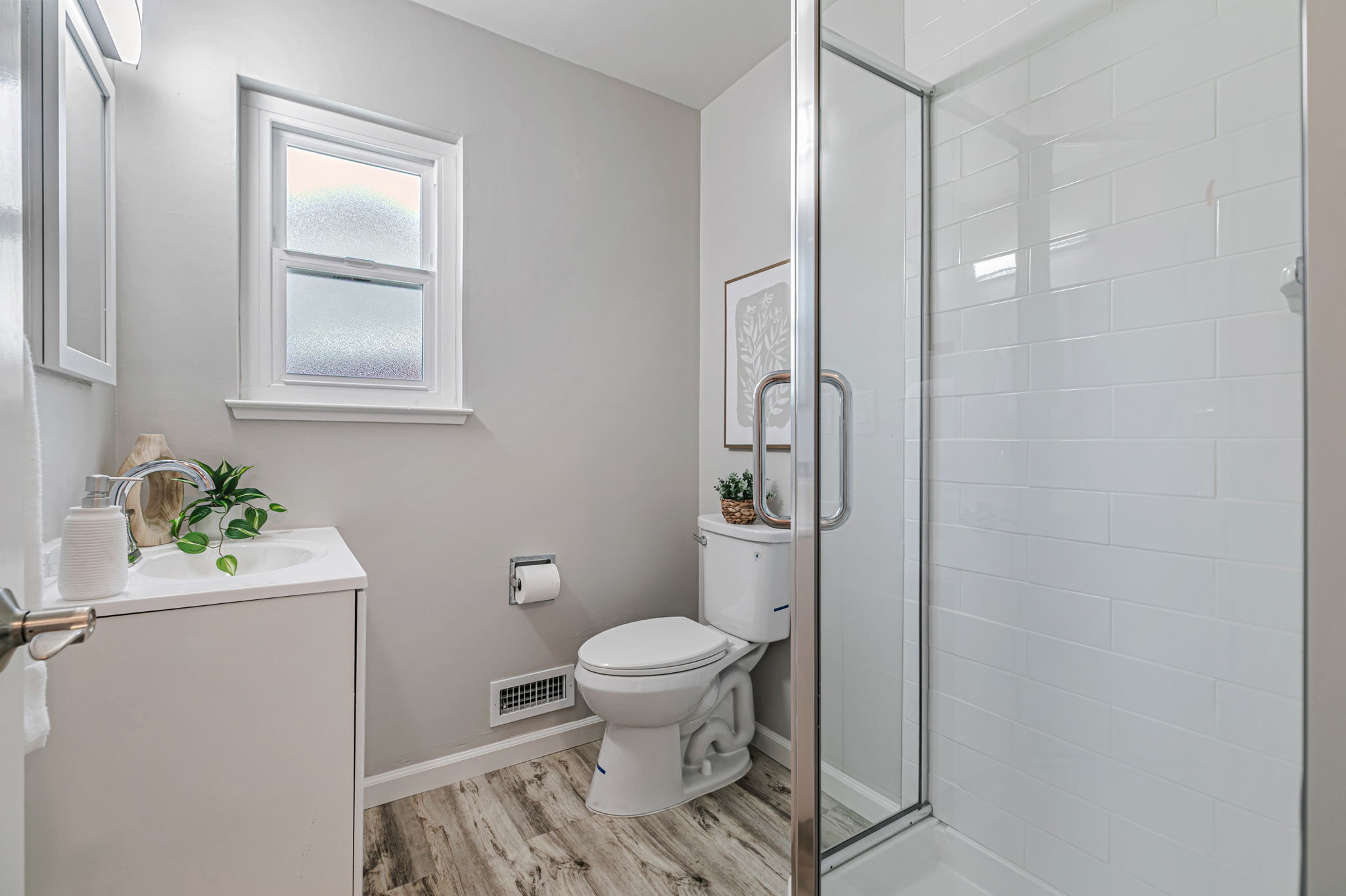 040_1390 Pointe Claire Dr_