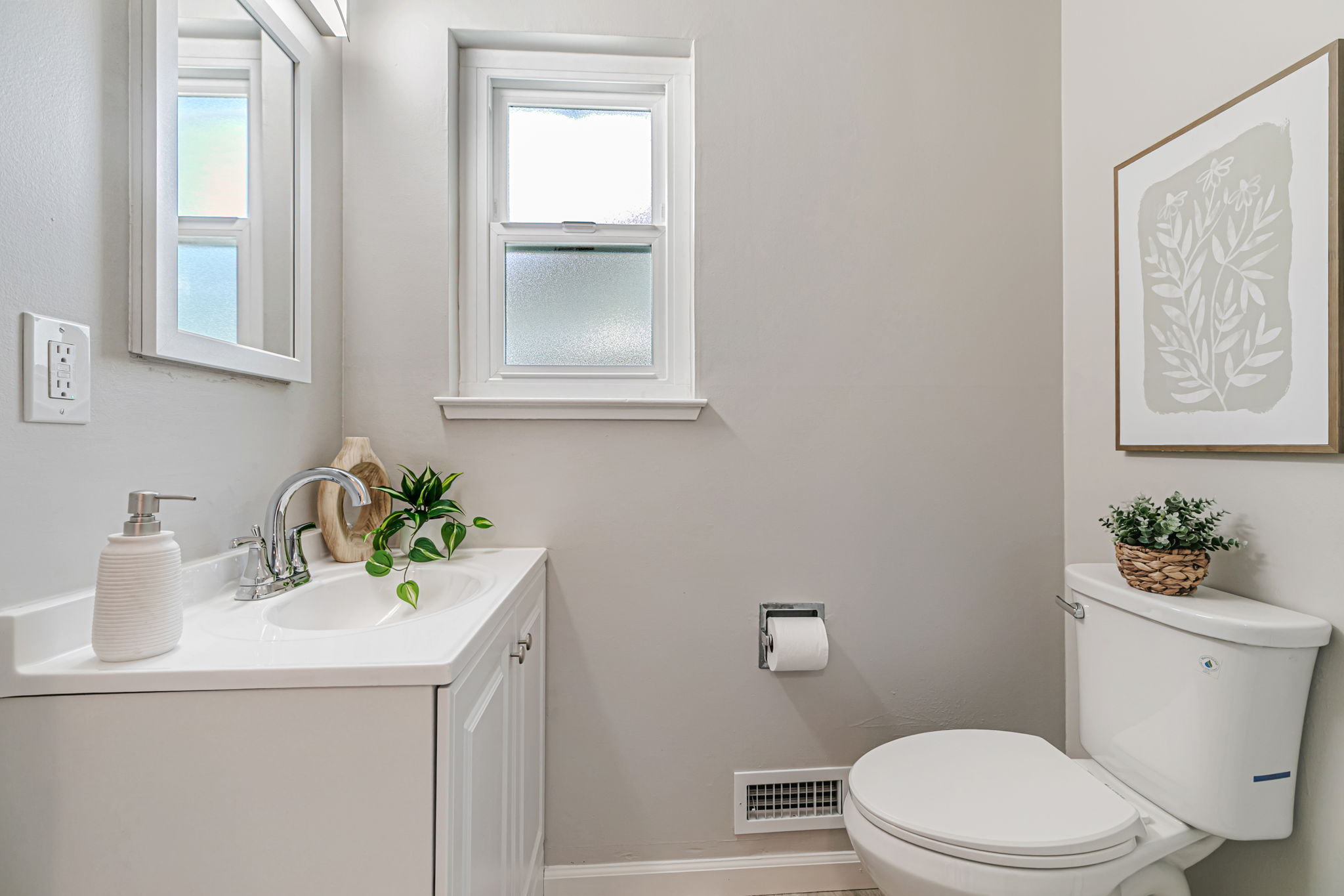 041_1390 Pointe Claire Dr_