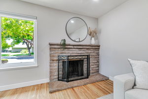 017_1390 Pointe Claire Dr_