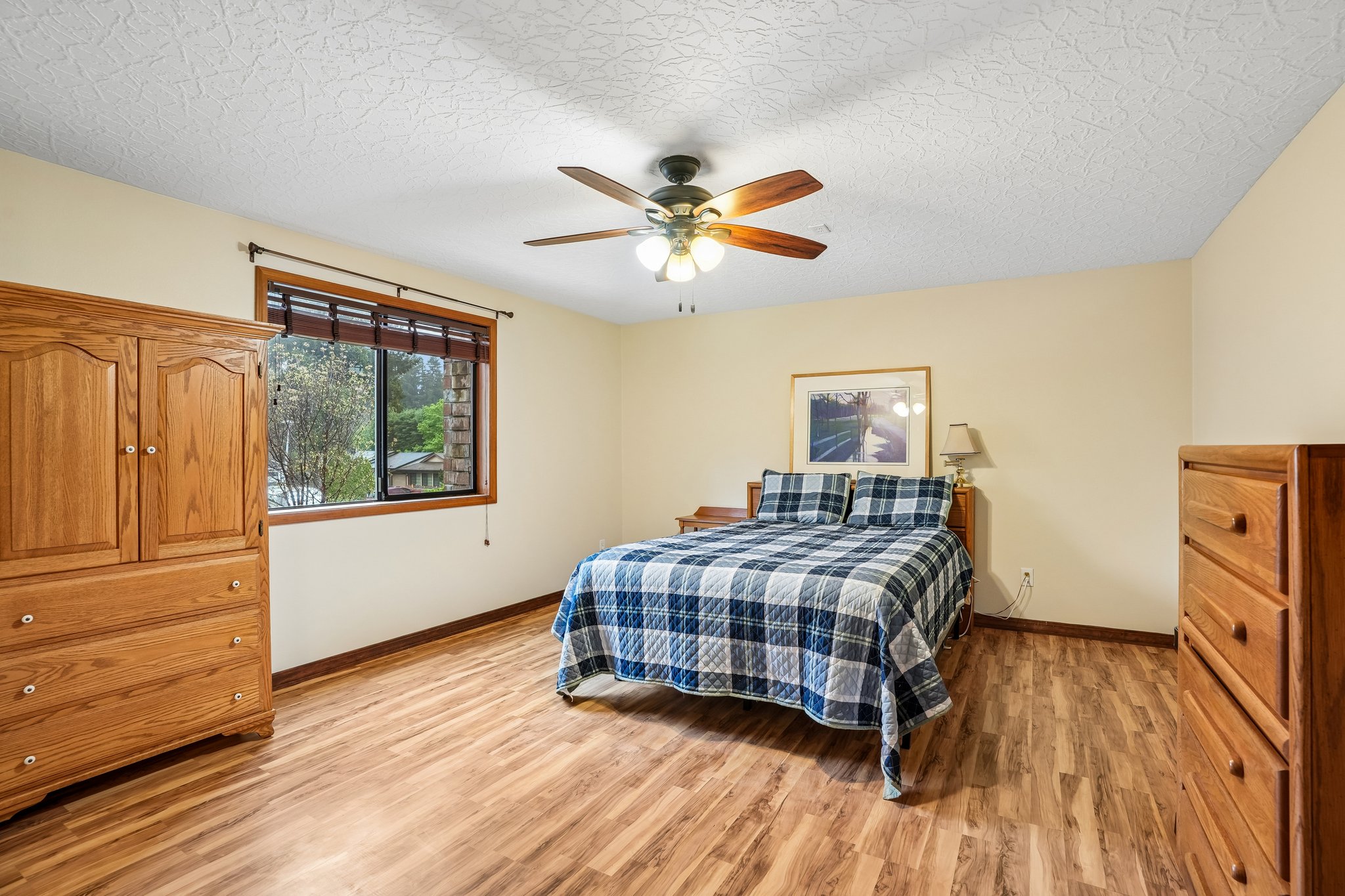 NE 7th Way-S2304-022.jpg