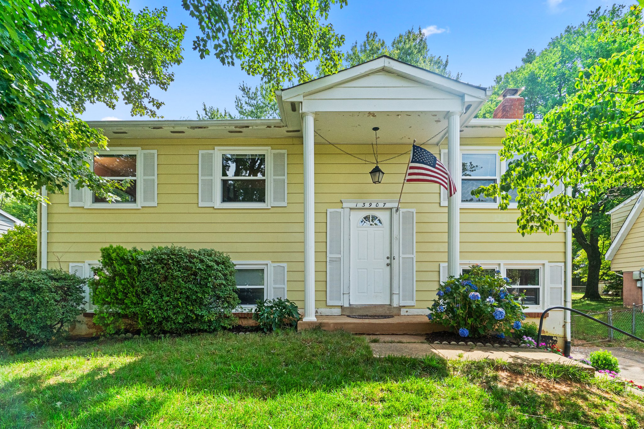 13907 Mapledale Ave, Woodbridge, VA 22193 housefli