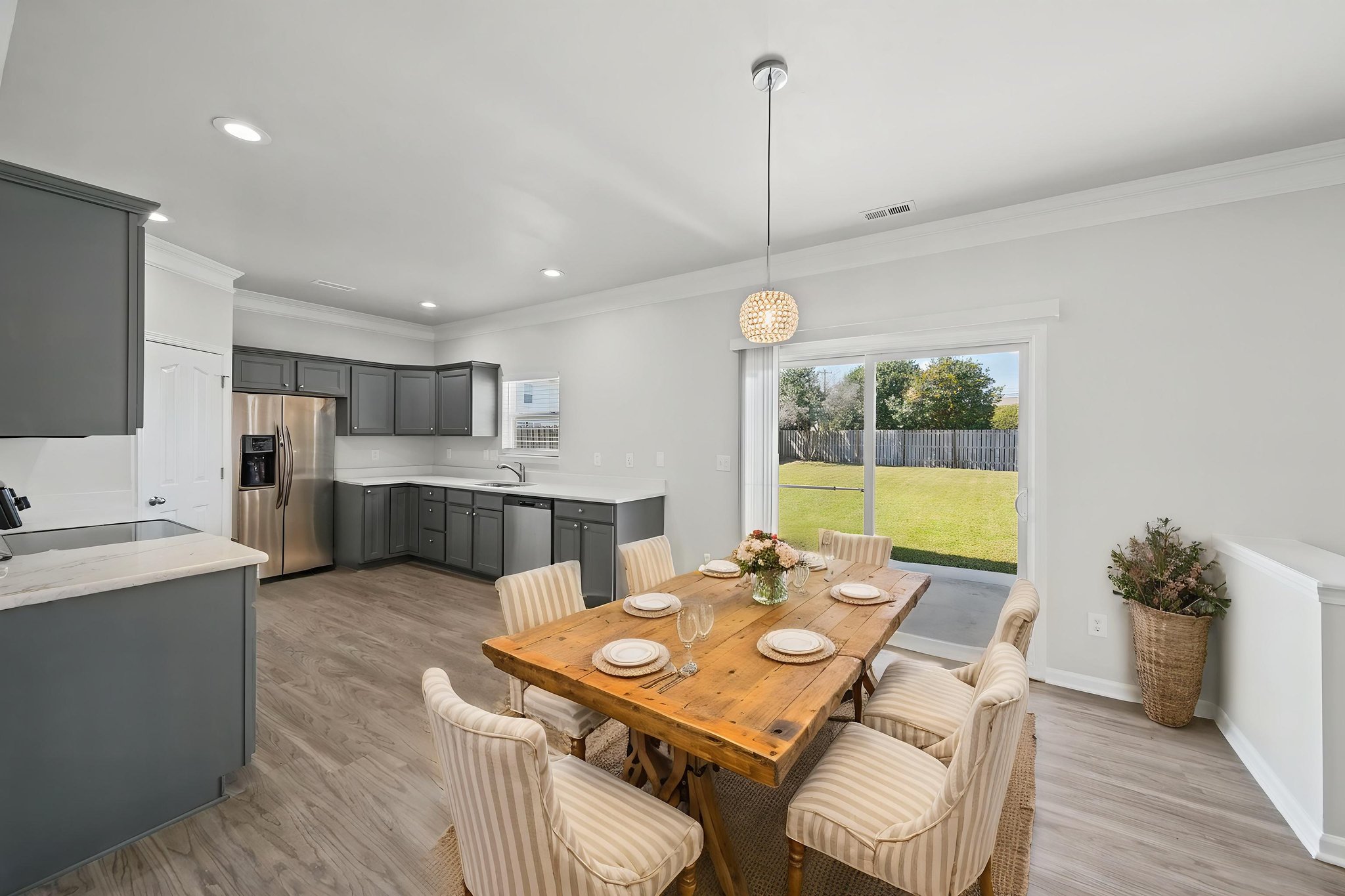 EDI00450_print virtually staged.jpeg